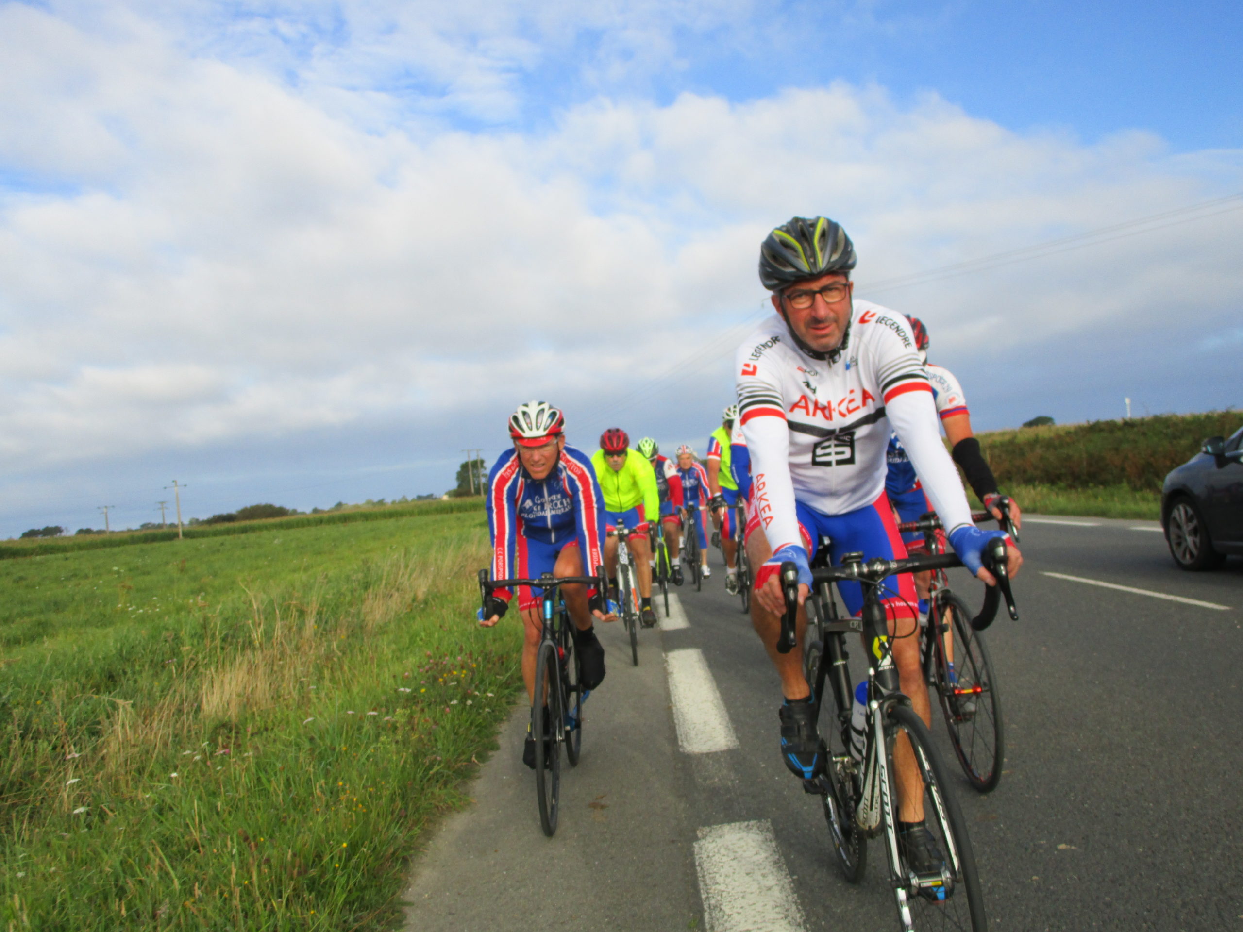 MERCREDI 2 SEPTEMBRE  - 24 cyclos par un temps nuageux mais agréable pour rouler, et vent faible .